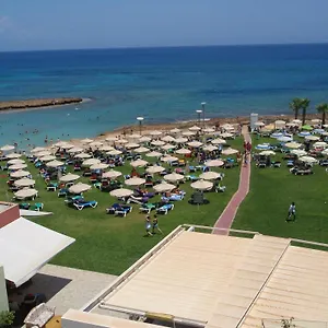 polyxenia-isaak-luxury-villas-and-apartments.protaras-cy-hotels.com/